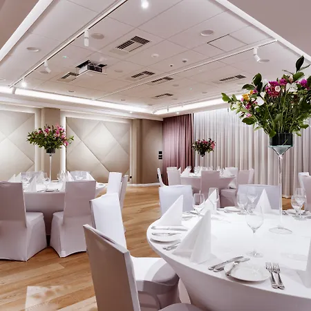 Centrum Hotel 4*