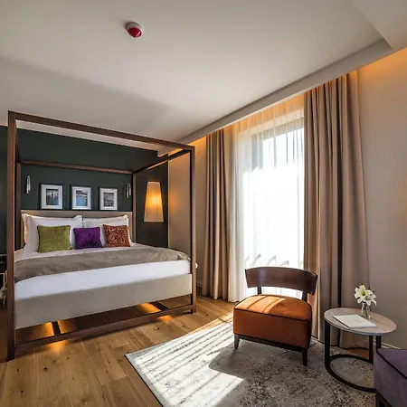 Centrum فندق رشيشوف